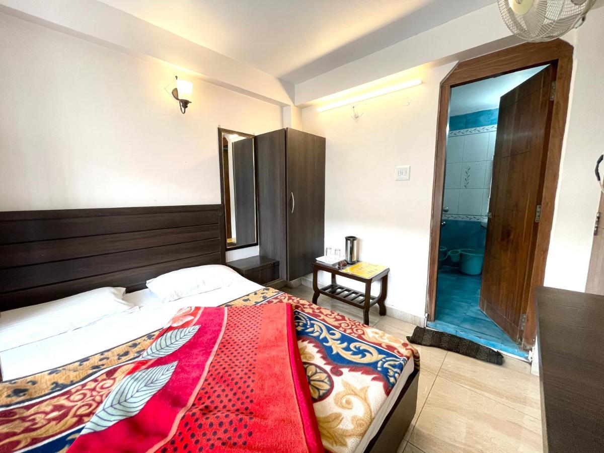 Hotel Prince ! Nainital Mall Road-Prime-Location In-Front-Of-Naini-Lake Hygiene-And-Spacious-Room エクステリア 写真